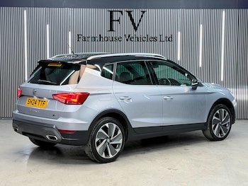 Used SEAT Arona 2024 for sale - 79349170: Photo