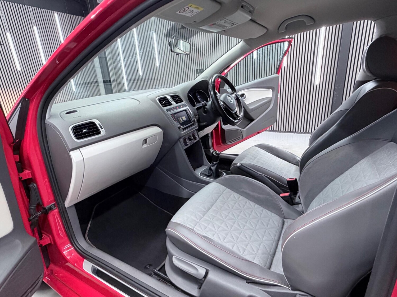 Used Volkswagen Polo for sale - 78116303: Photo 26