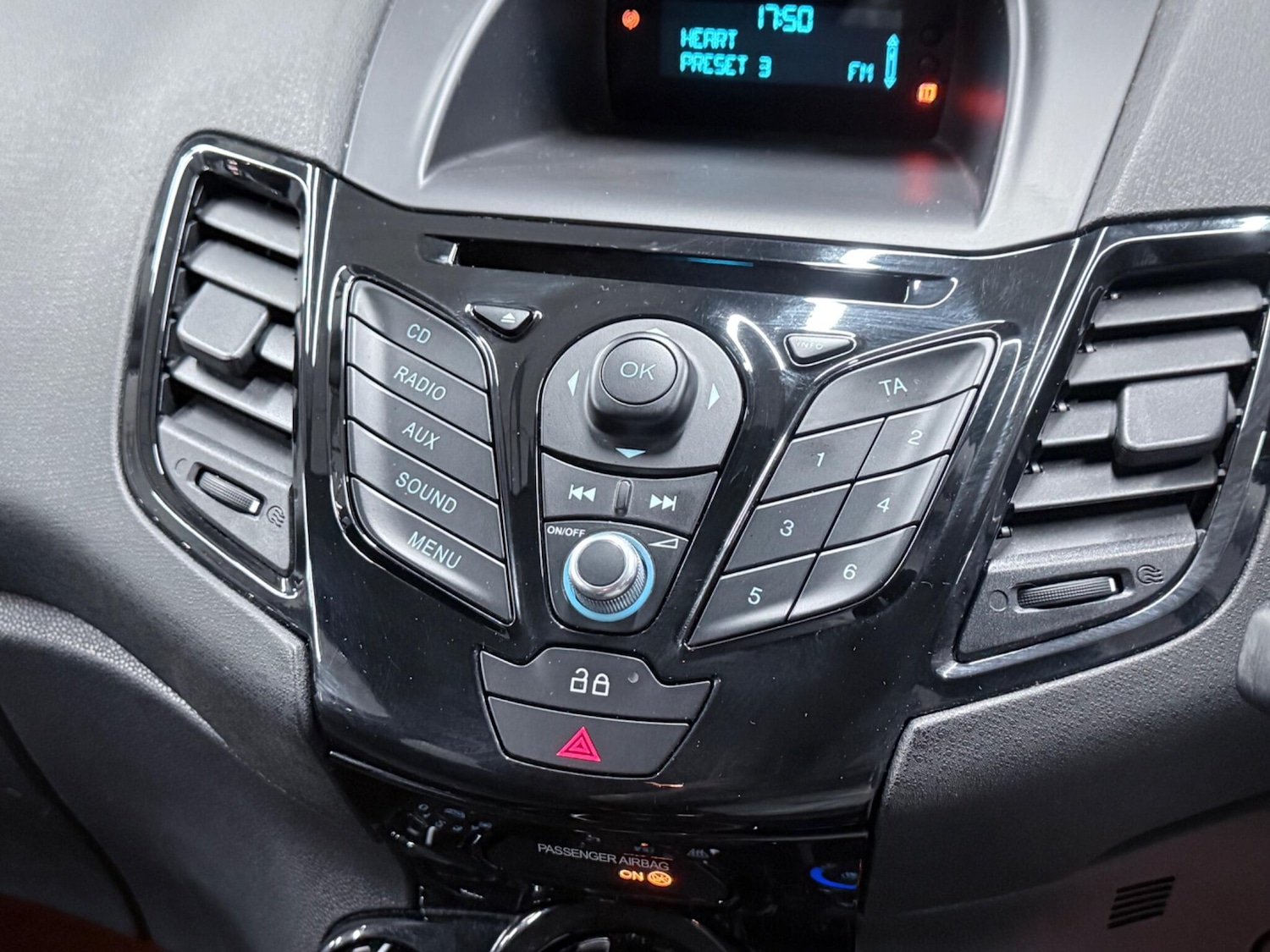 Used Ford Fiesta 2013 for sale - 77114179: Photo 22