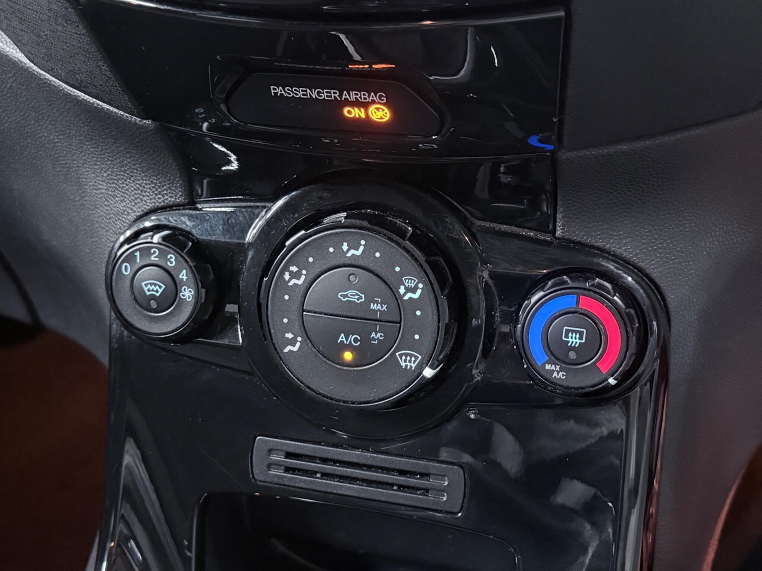 Used Ford Fiesta 2013 for sale - 77114179: Photo 23