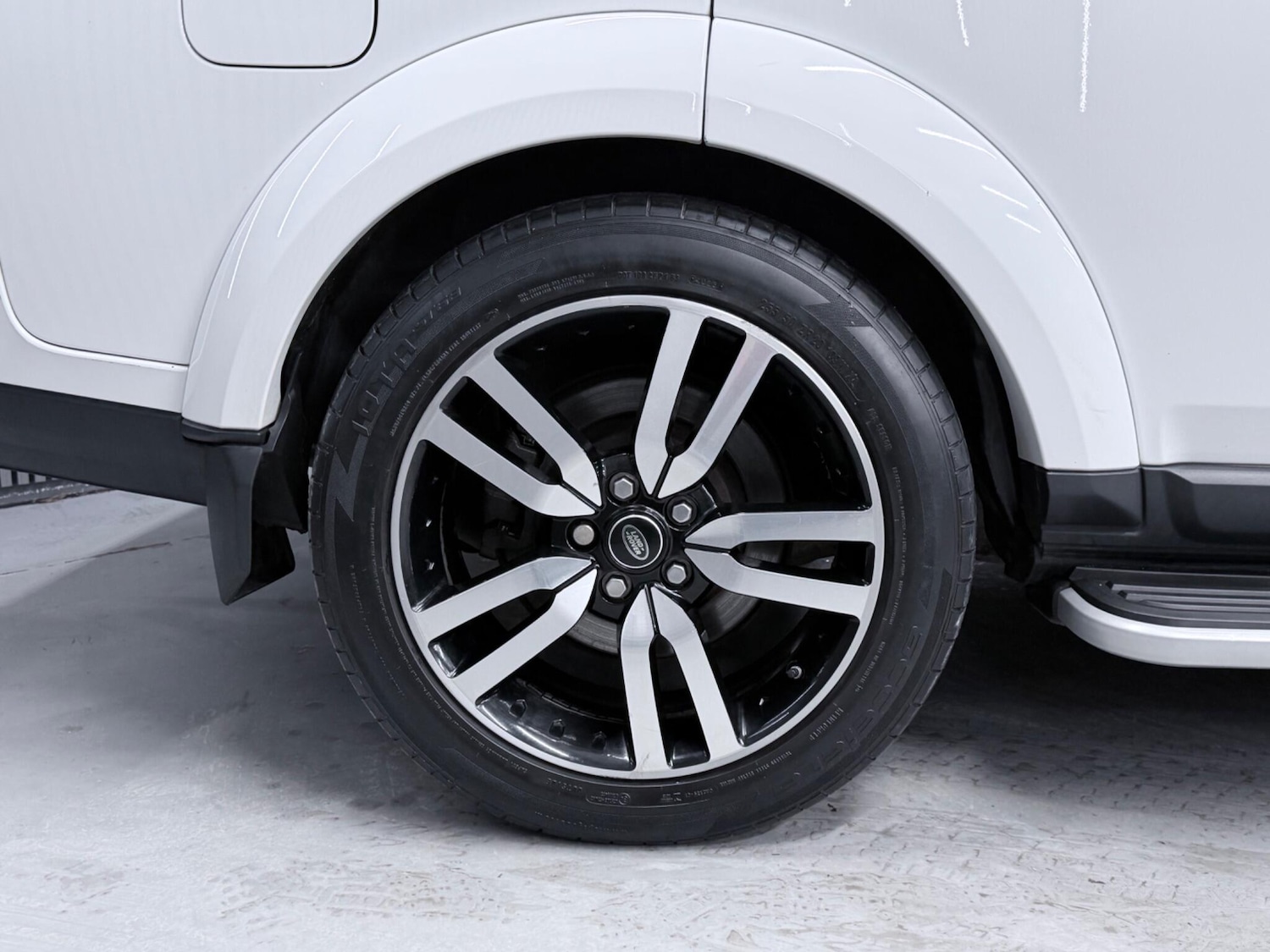 Used Land Rover Discovery 4 for sale - 77155848: Photo 13