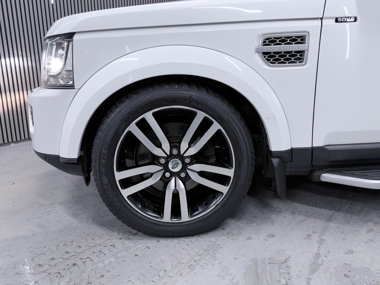 Used Land Rover Discovery 4 for sale - 77155848: Photo 15