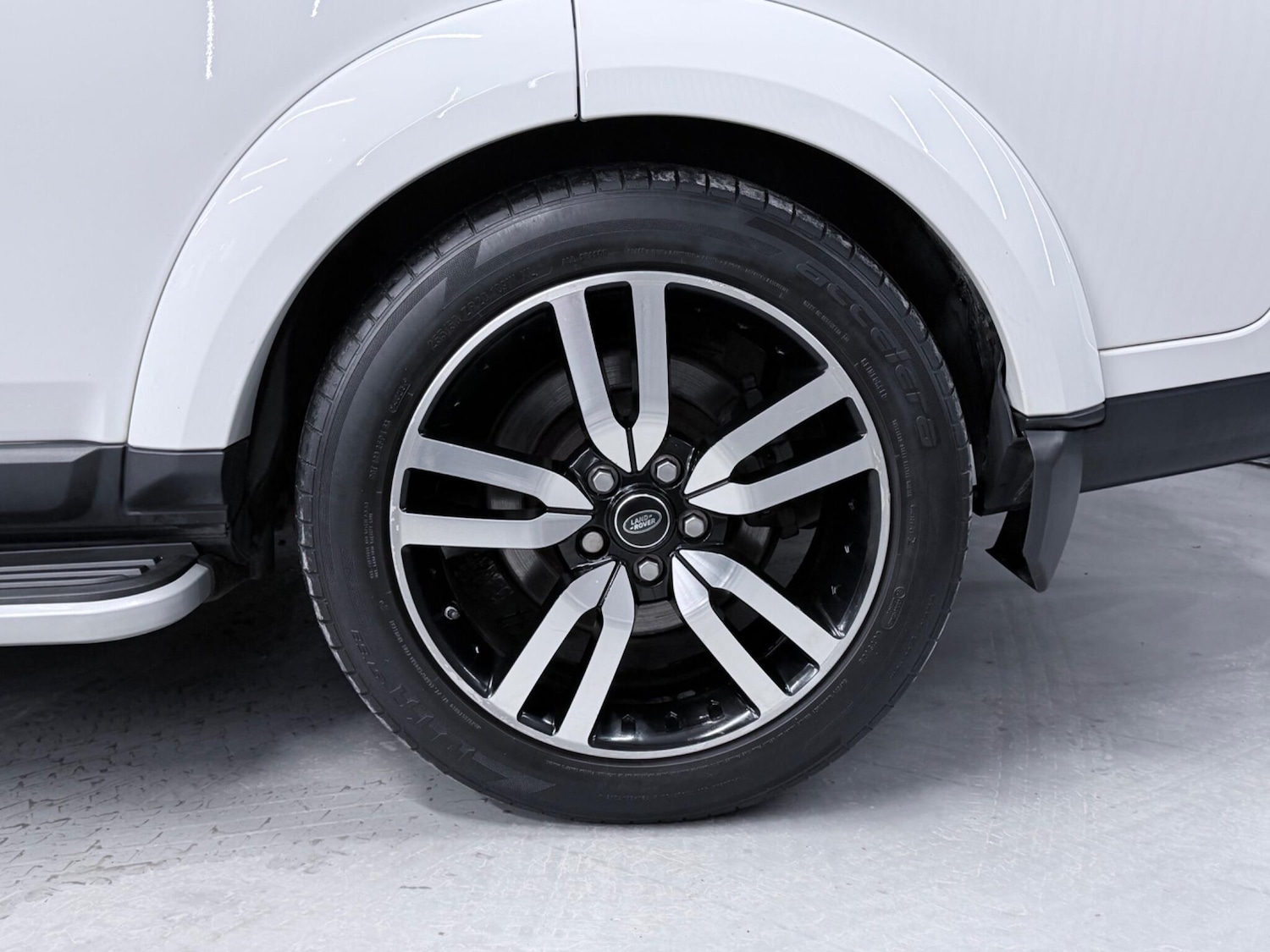 Used Land Rover Discovery 4 for sale - 77155848: Photo 16