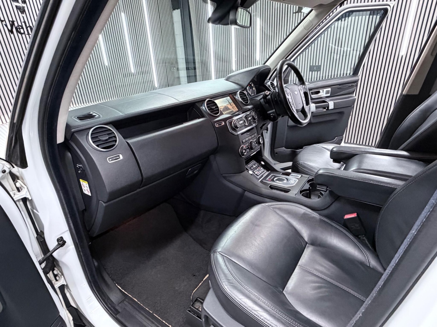 Used Land Rover Discovery 4 for sale - 77155848: Photo 27