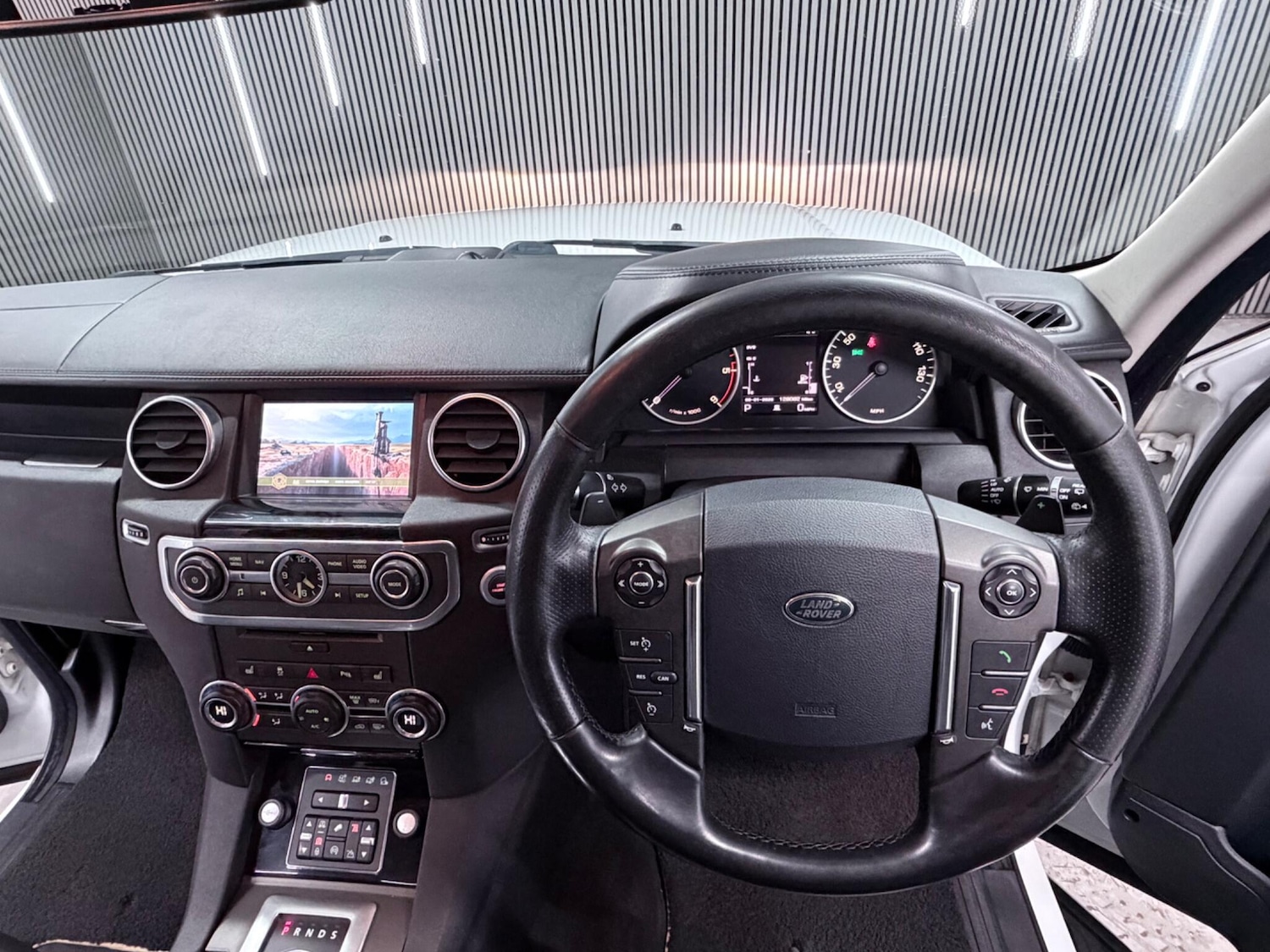 Used Land Rover Discovery 4 for sale - 77155848: Photo 30