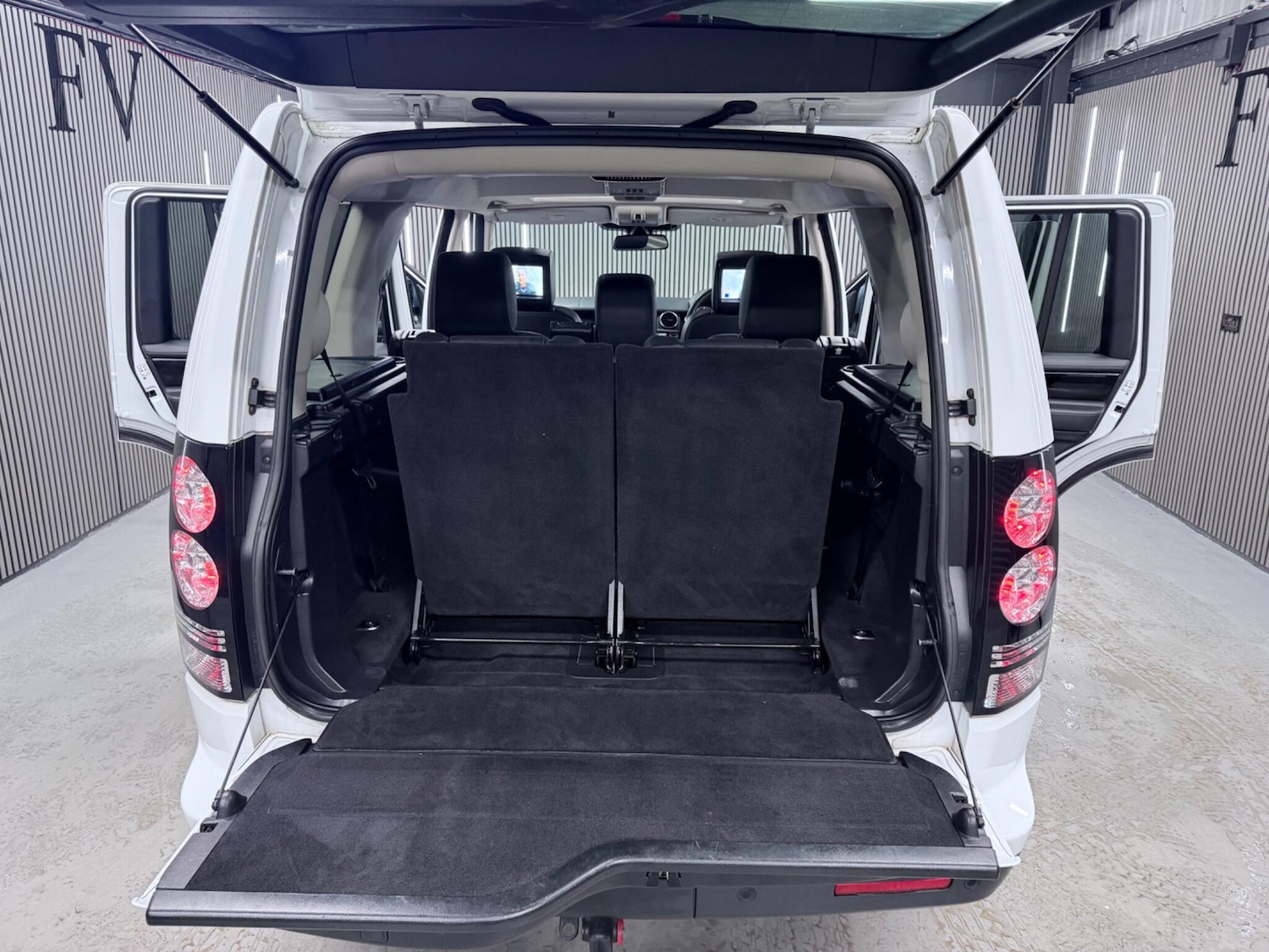 Used Land Rover Discovery 4 for sale - 77155848: Photo 39