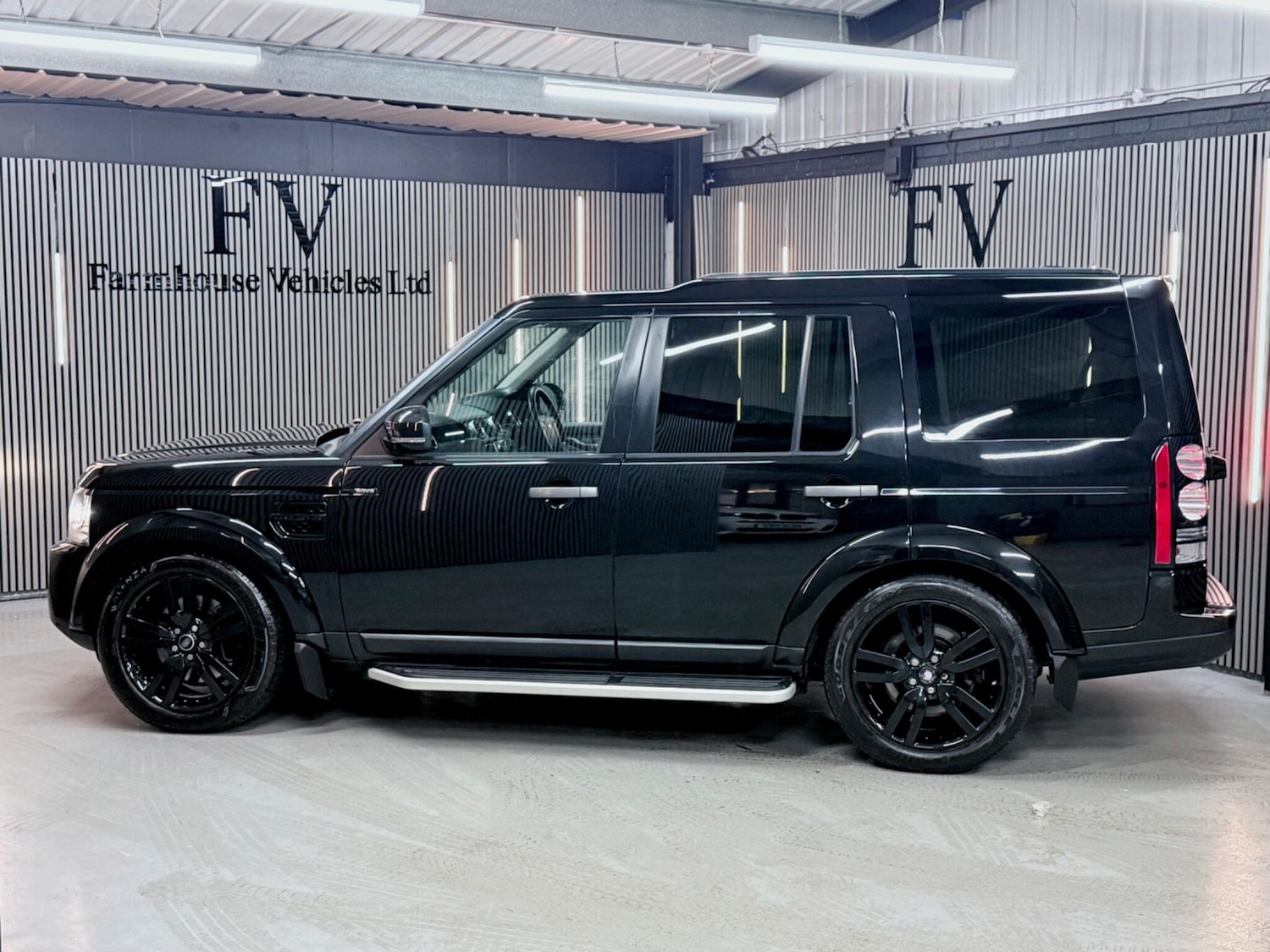 Used Land Rover Discovery 2015 for sale - 77156450: Photo 11