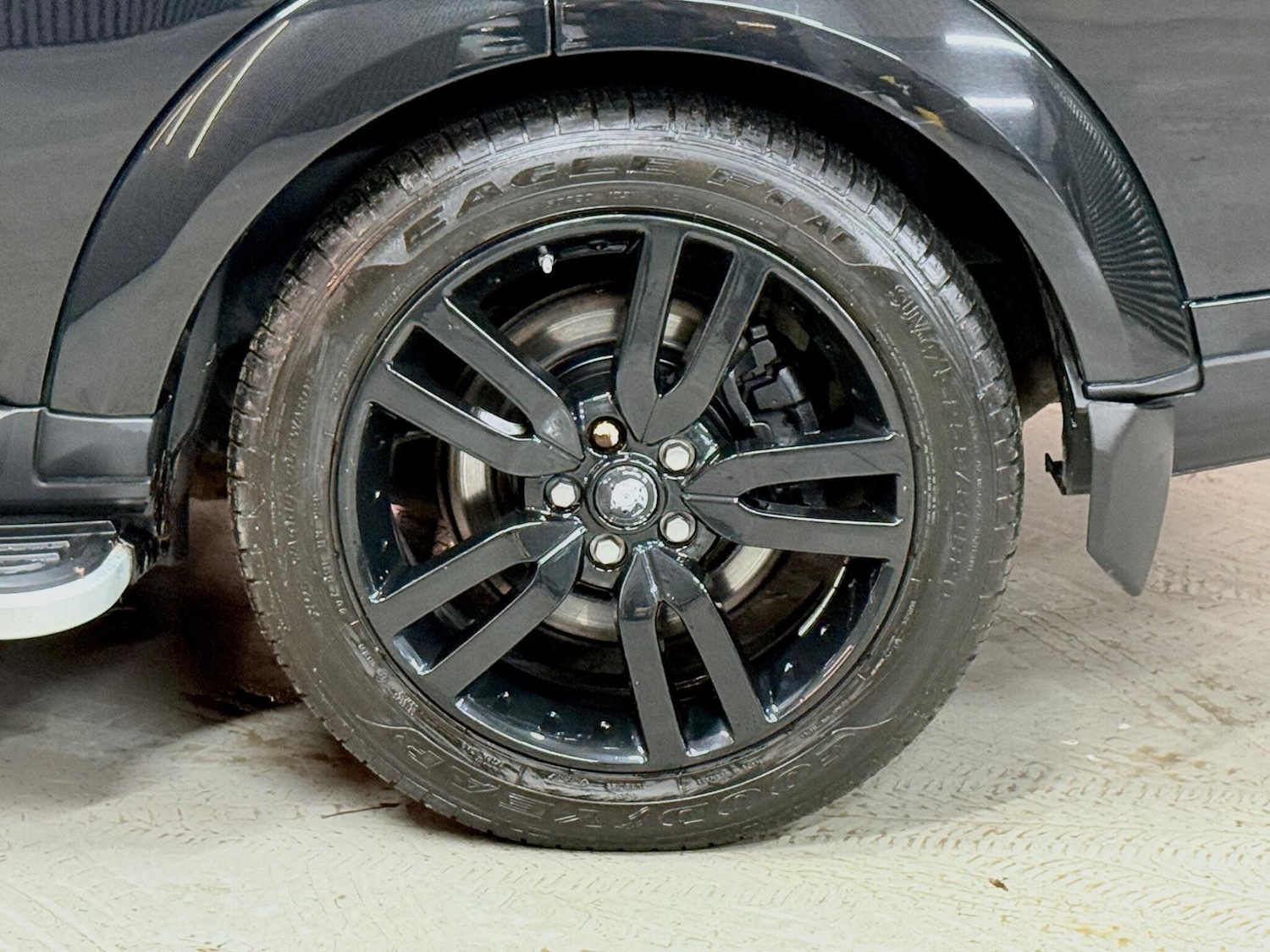 Used Land Rover Discovery 2015 for sale - 77156450: Photo 18