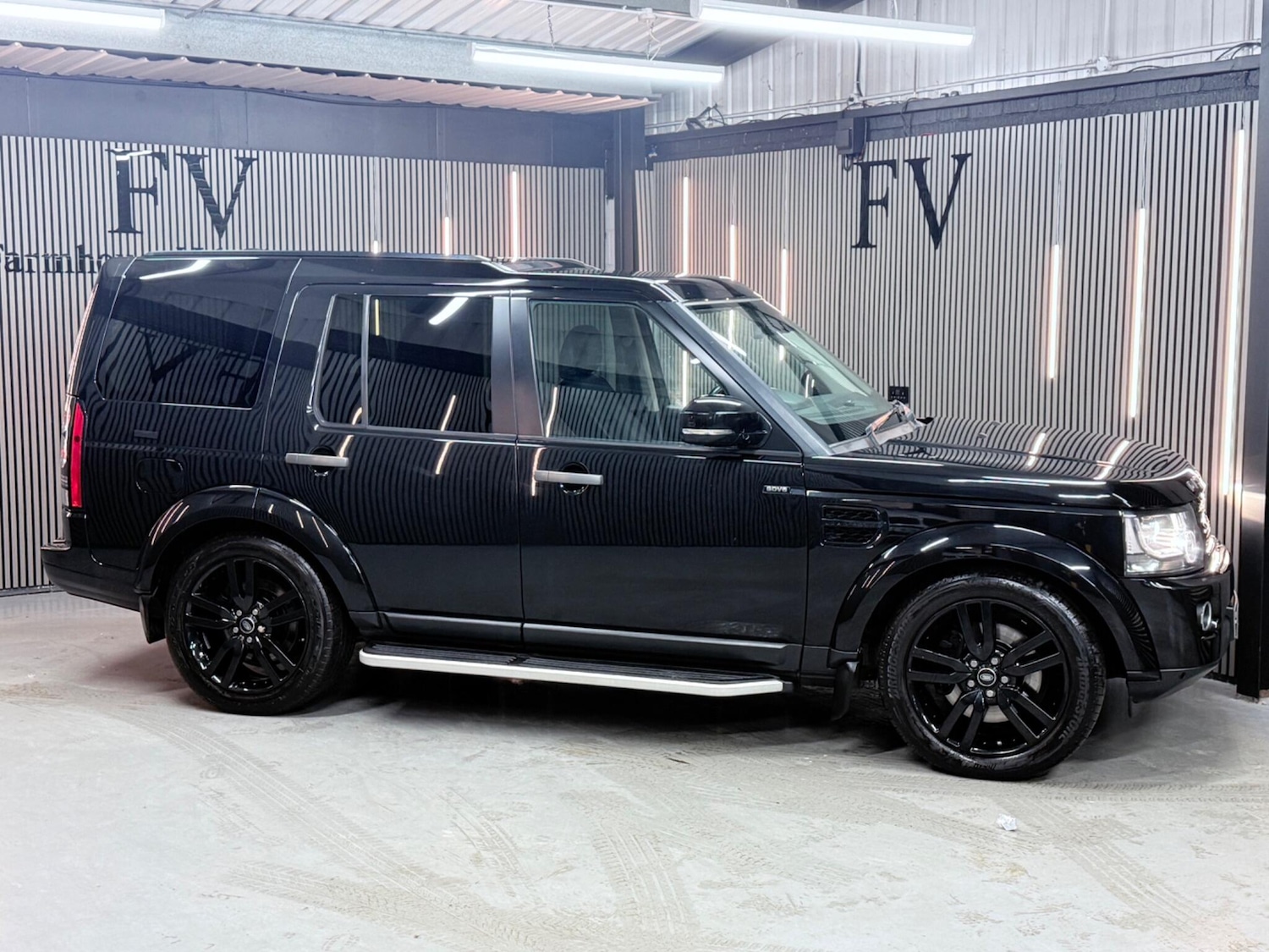 Used Land Rover Discovery 2015 for sale - 77156450: Photo 2