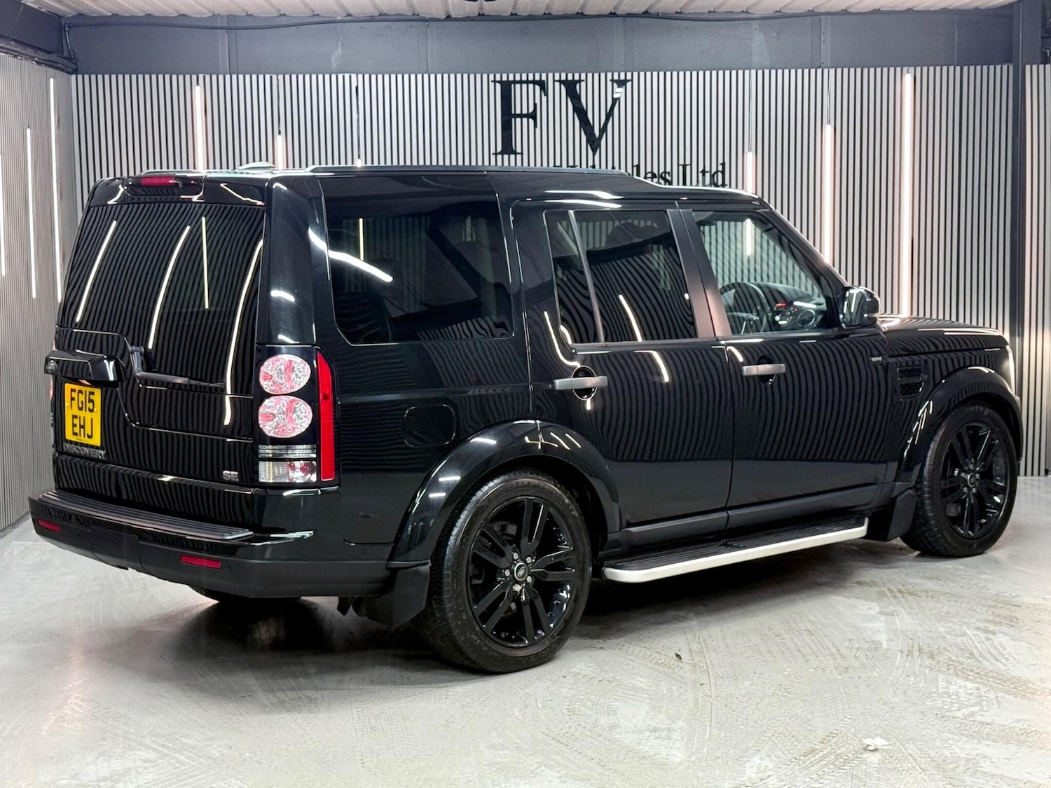 Used Land Rover Discovery 2015 for sale - 77156450: Photo 3