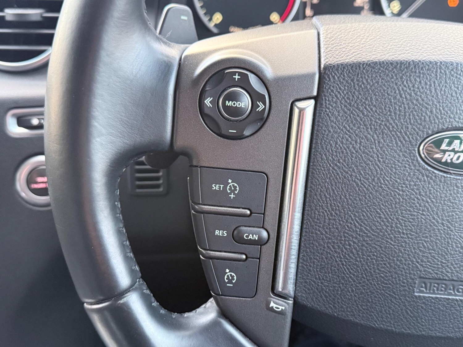 Used Land Rover Discovery 2015 for sale - 77156450: Photo 40