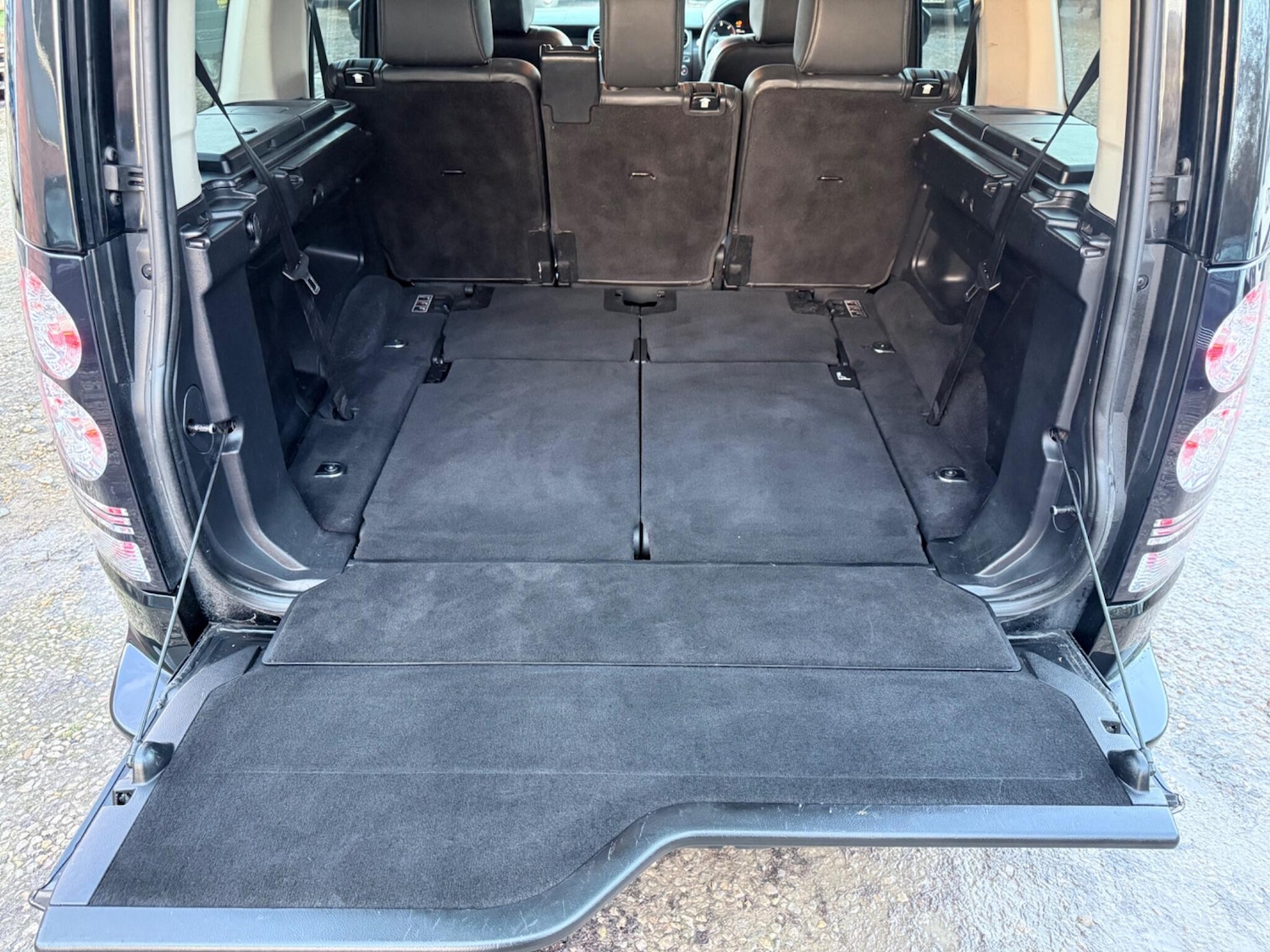 Used Land Rover Discovery 2015 for sale - 77156450: Photo 45