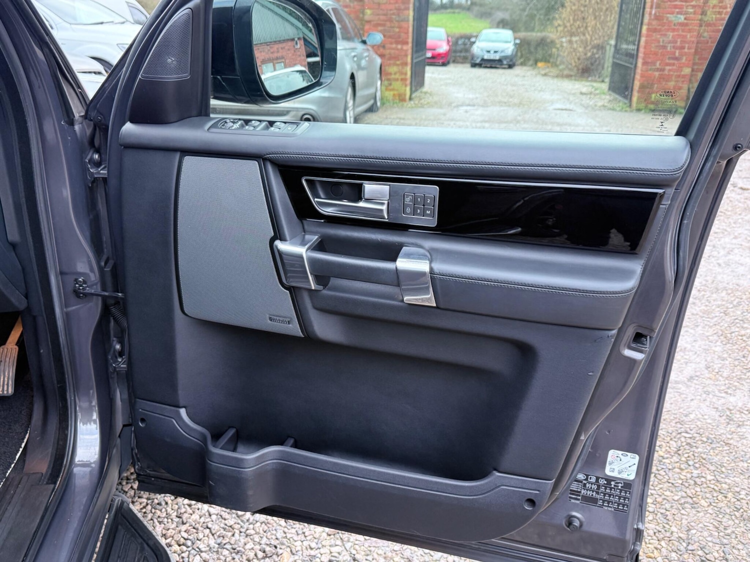 Used Land Rover Discovery 2016 for sale - 77396196: Photo 52