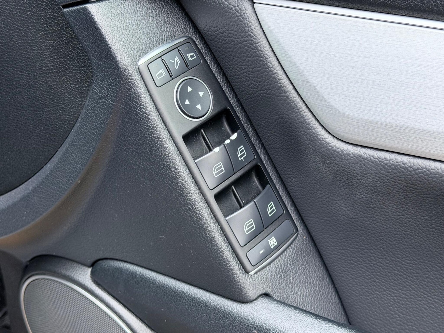 Used Mercedes-Benz C Class 2011 for sale - 77768740: Photo 29