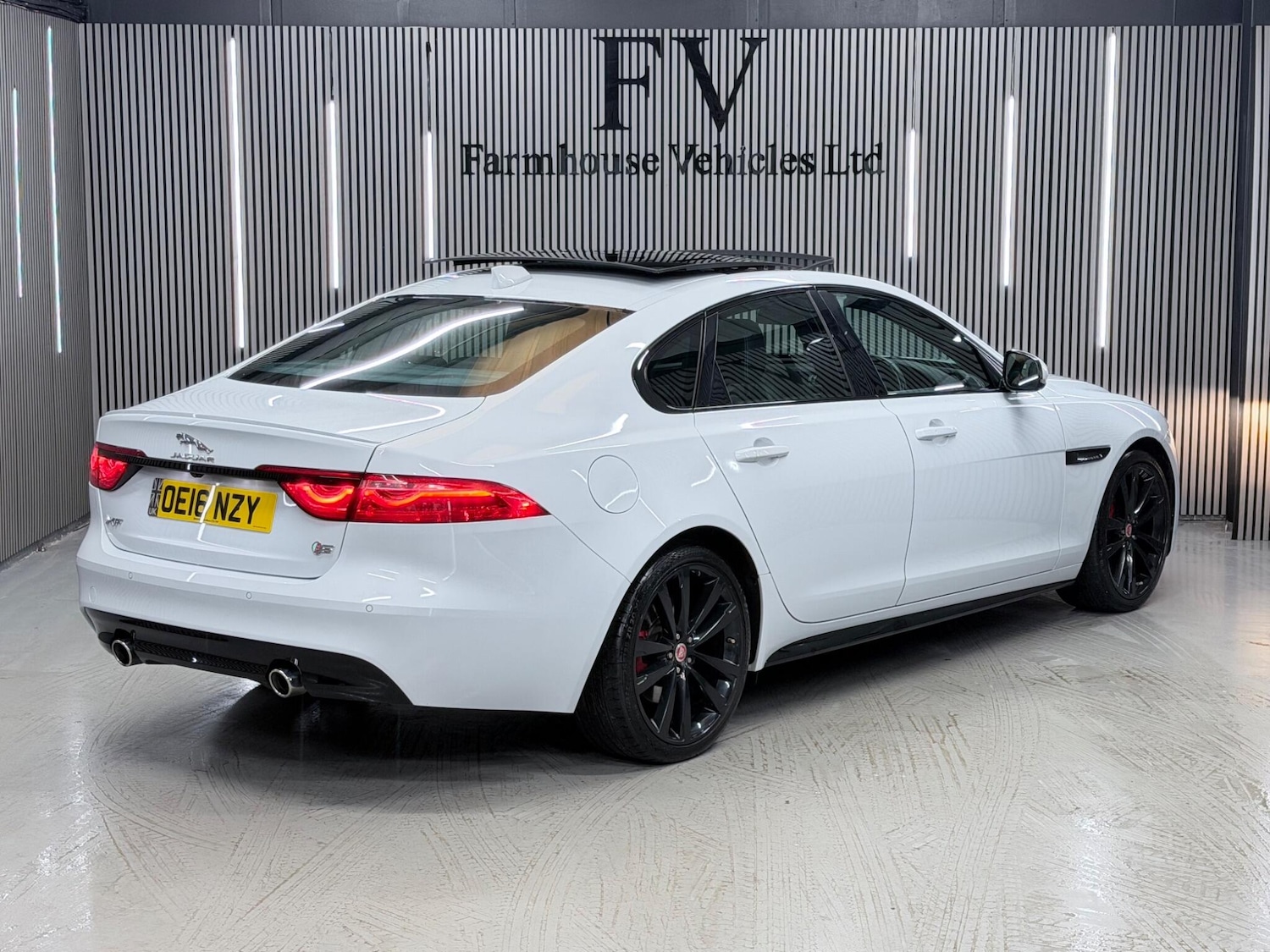 Used Jaguar XF 2016 for sale - 77290575: Photo 14