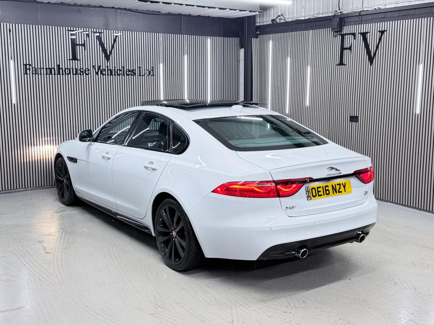 Used Jaguar XF 2016 for sale - 77290575: Photo 17