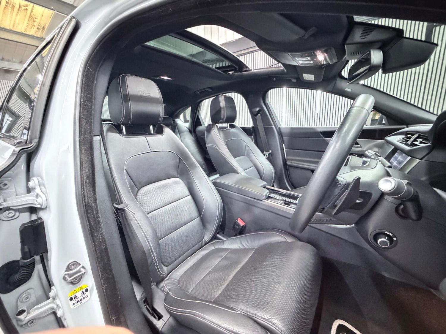 Used Jaguar XF 2016 for sale - 77290575: Photo 24