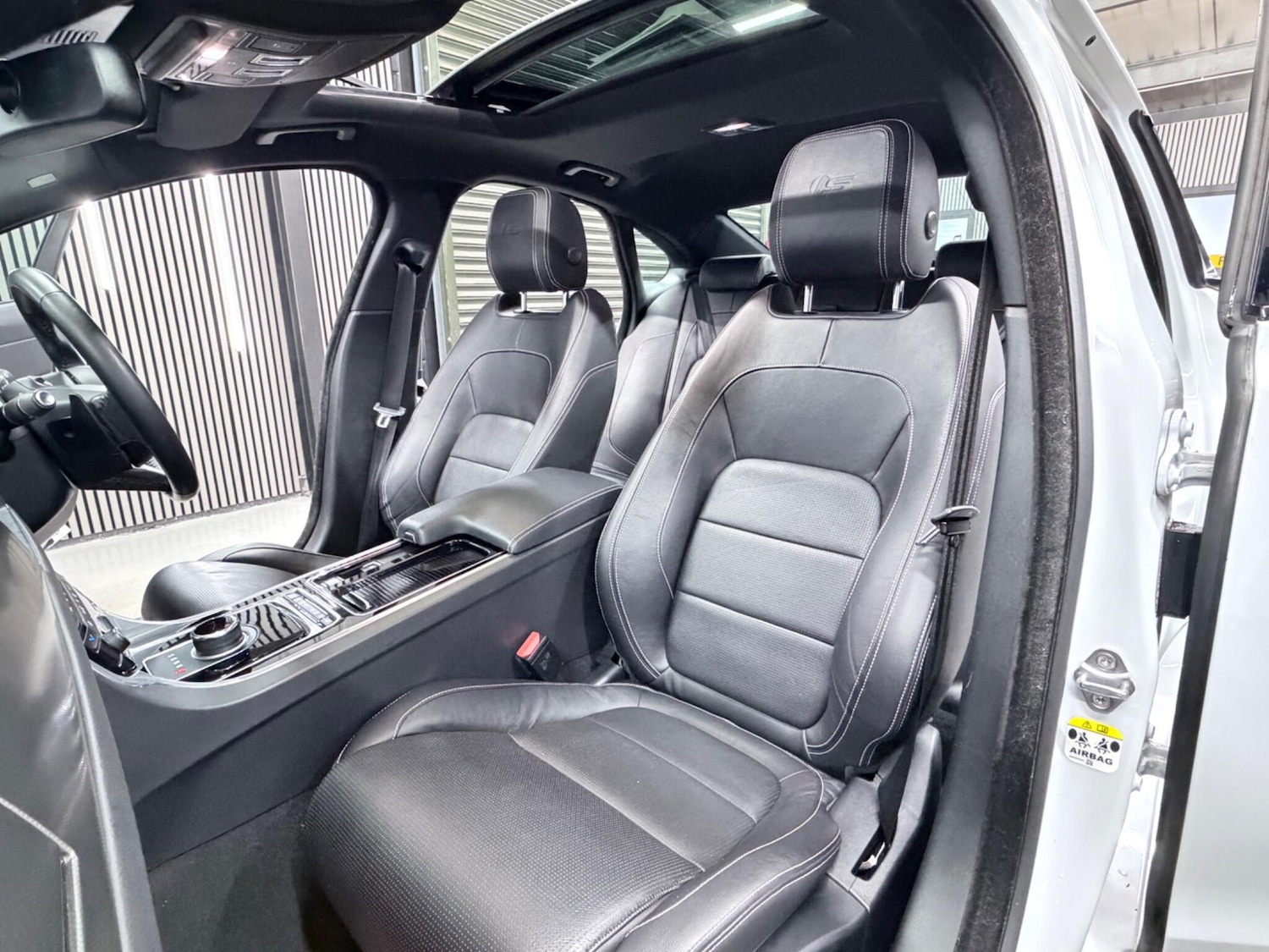 Used Jaguar XF 2016 for sale - 77290575: Photo 26