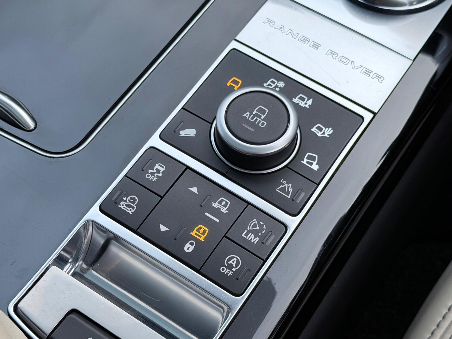 Used Land Rover Range Rover 2017 for sale - 77695830: Photo 50