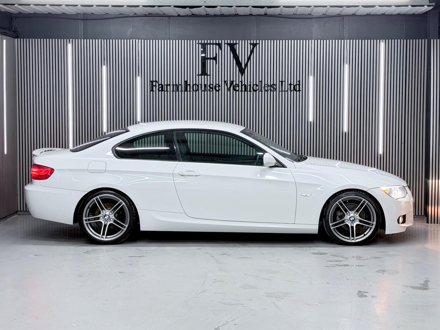 Used BMW 3 Series 2011 for sale - 77898584: Photo 2