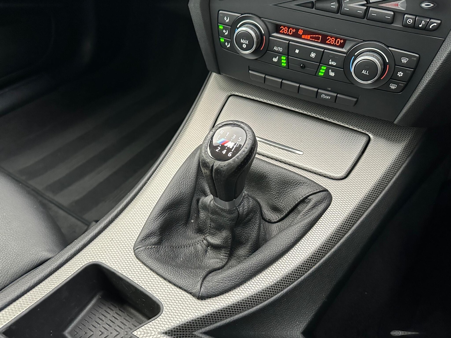 Used BMW 3 Series 2011 for sale - 77898584: Photo 25