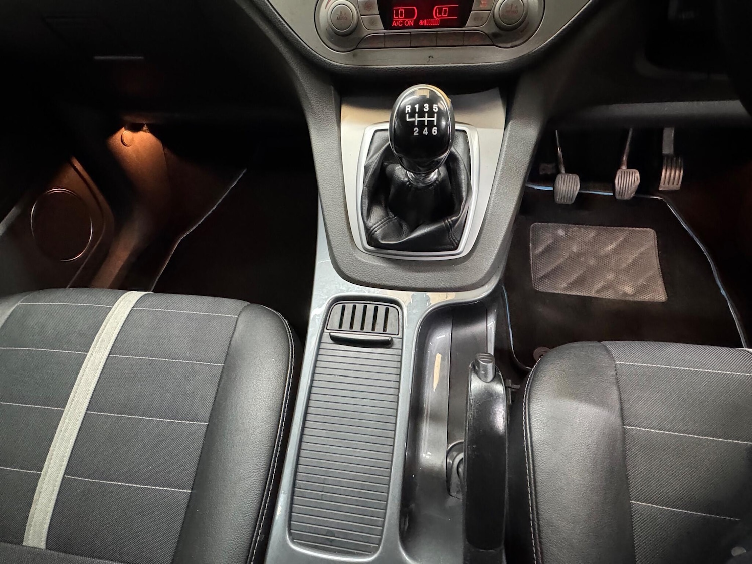 Used Ford Kuga 2012 for sale - 77114174: Photo 18