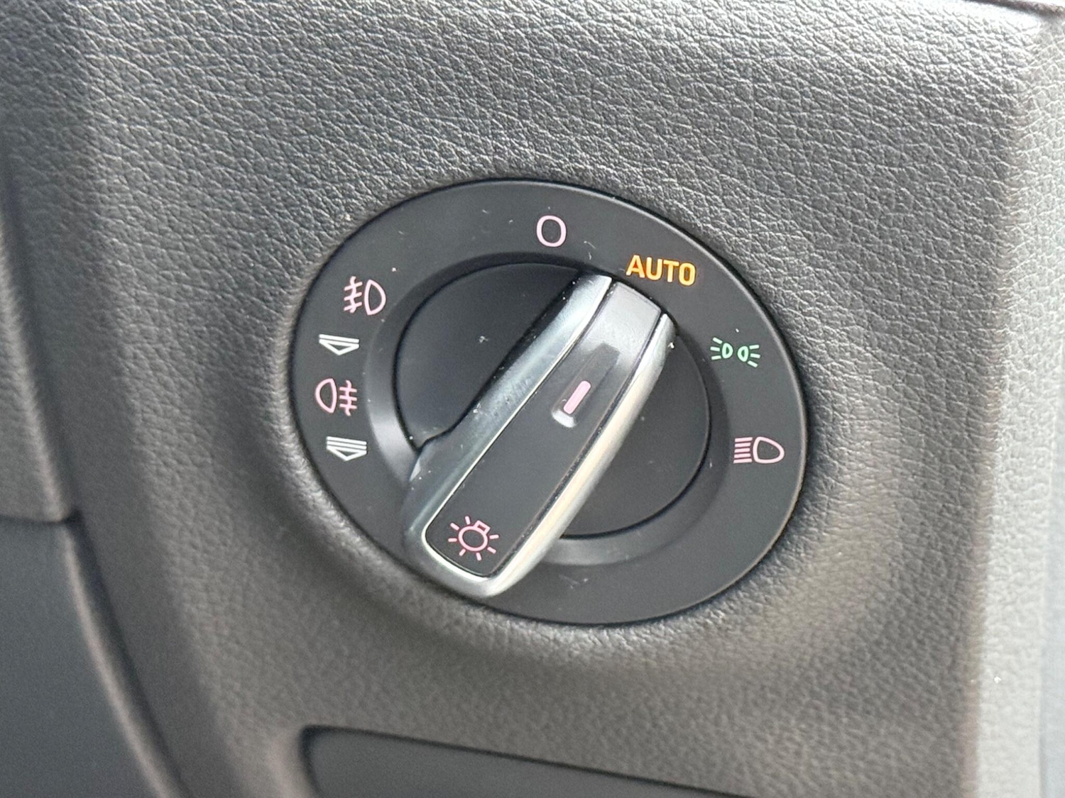 Used Audi Q7 2013 for sale - 77982716: Photo 43