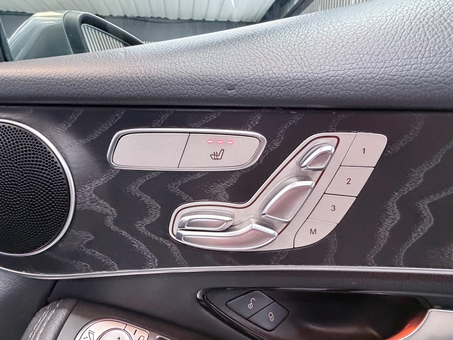 Used Mercedes-Benz GLC 2018 for sale - 78185346: Photo 35