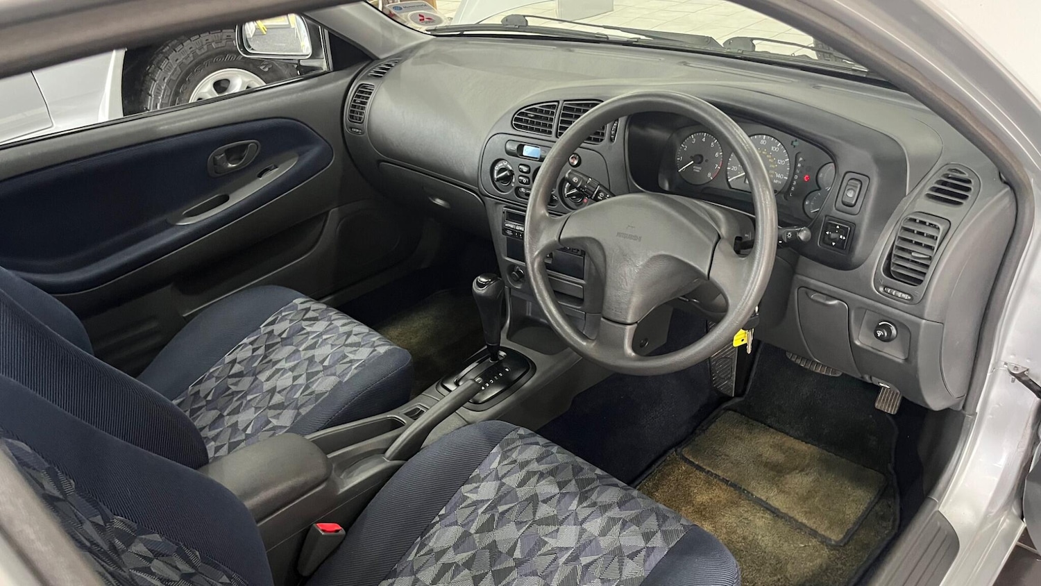 Used Mitsubishi Colt for sale - 77784663: Photo 34