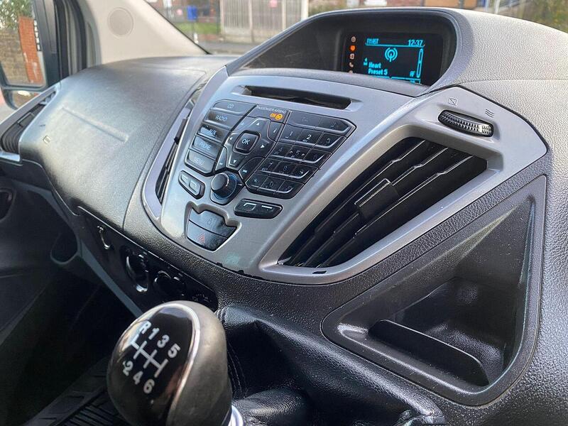 Used Ford Transit Custom 2015 for sale - 76982535: Photo 21