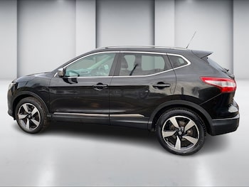 Used Nissan Qashqai 2015 for sale - 77324433: Photo