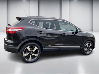 Used Nissan Qashqai 2015 for sale - 77324433: Photo