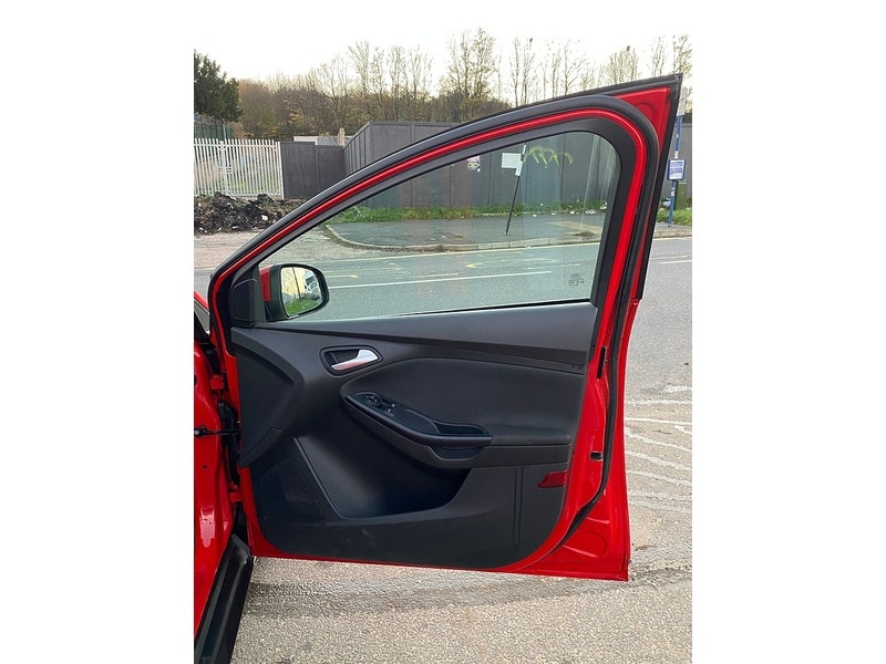 Used Ford Focus 2013 for sale - 76612641: Photo 26