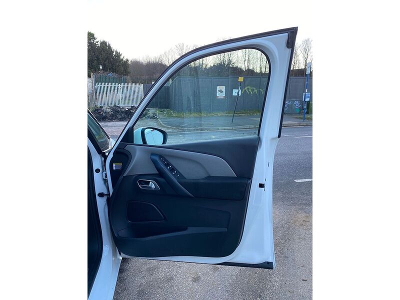 Used Citroen C4 Grand Picasso 2017 for sale - 77107290: Photo 26