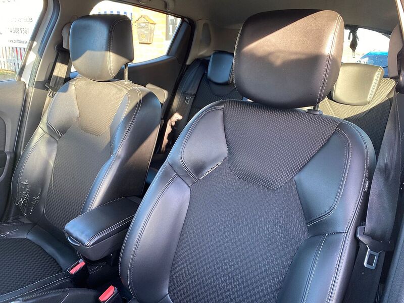 Used Renault Clio 2017 for sale - 77003333: Photo 14