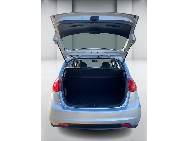 Used Kia Venga 2010 for sale - 76413318: Photo 11