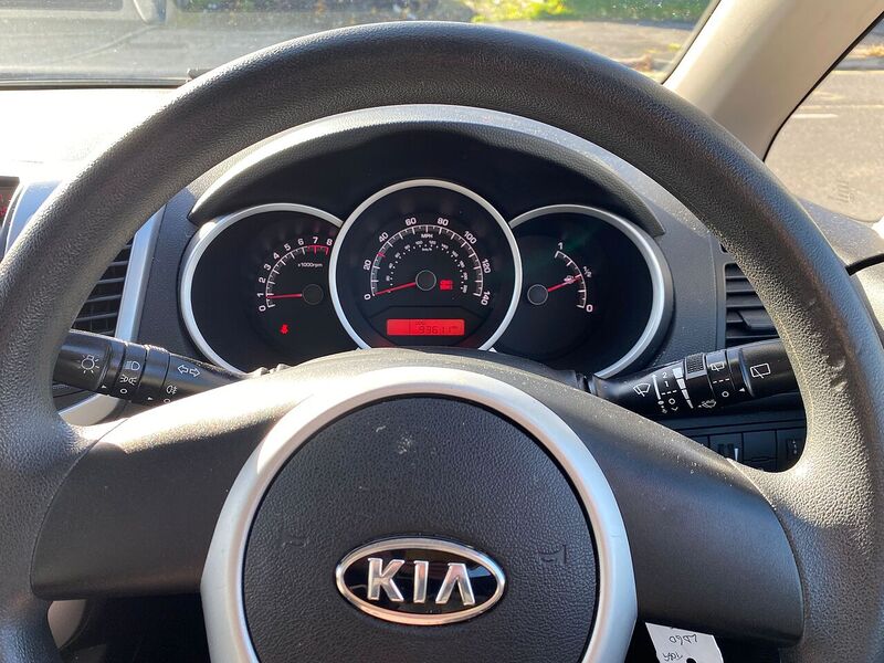 Used Kia Venga 2010 for sale - 76413318: Photo 16