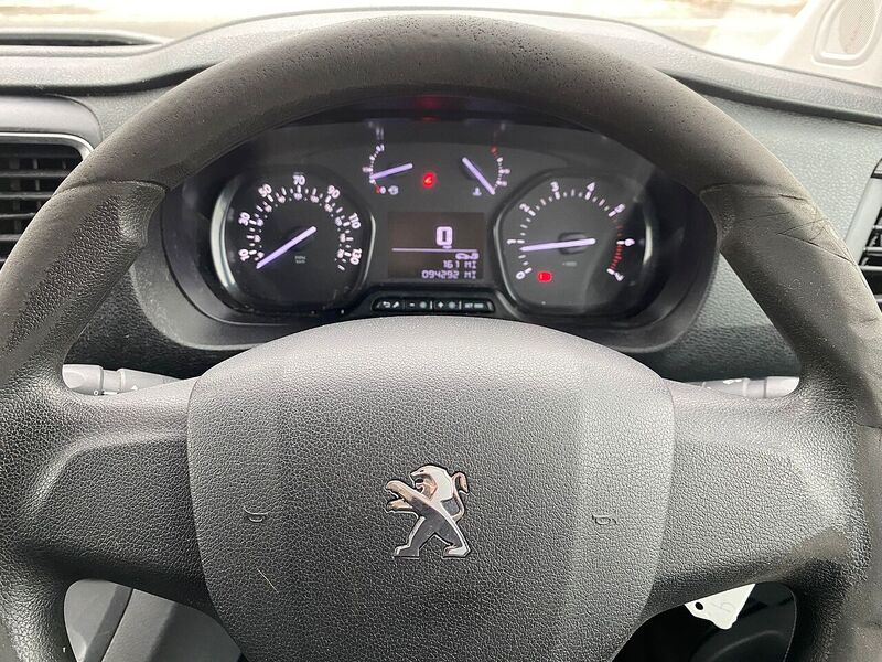 Used Peugeot Expert 2019 for sale - 76454845: Photo 16
