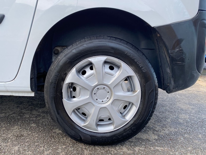 Used Renault Kangoo for sale - 76707320: Photo 28