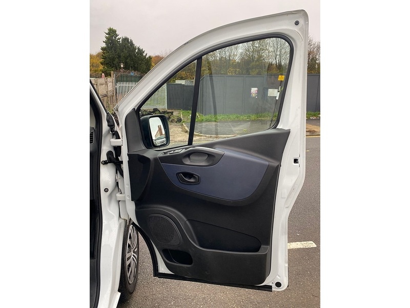 Used Vauxhall Vivaro 2017 for sale - 76808344: Photo 23