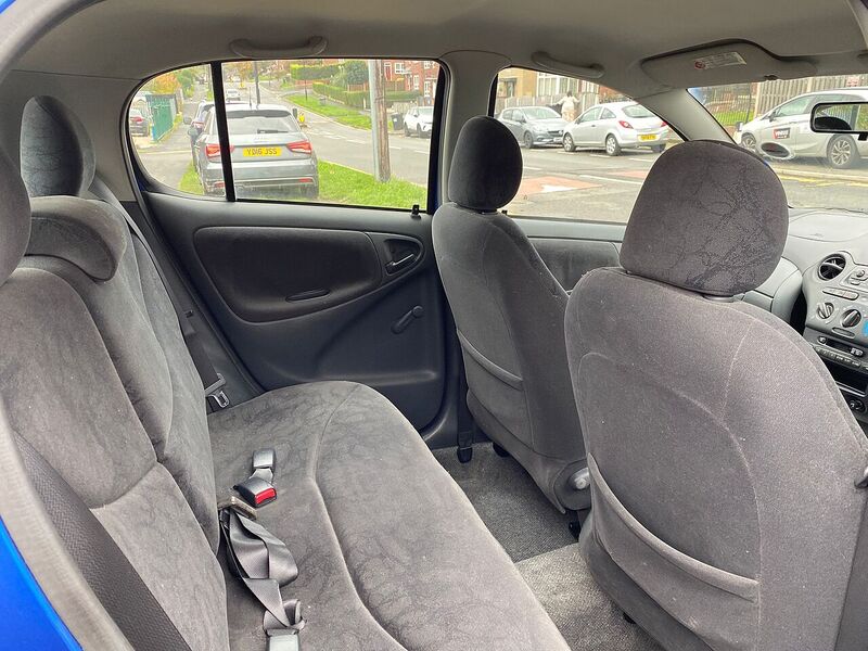 Used Toyota Yaris 2002 for sale - 76707327: Photo 21