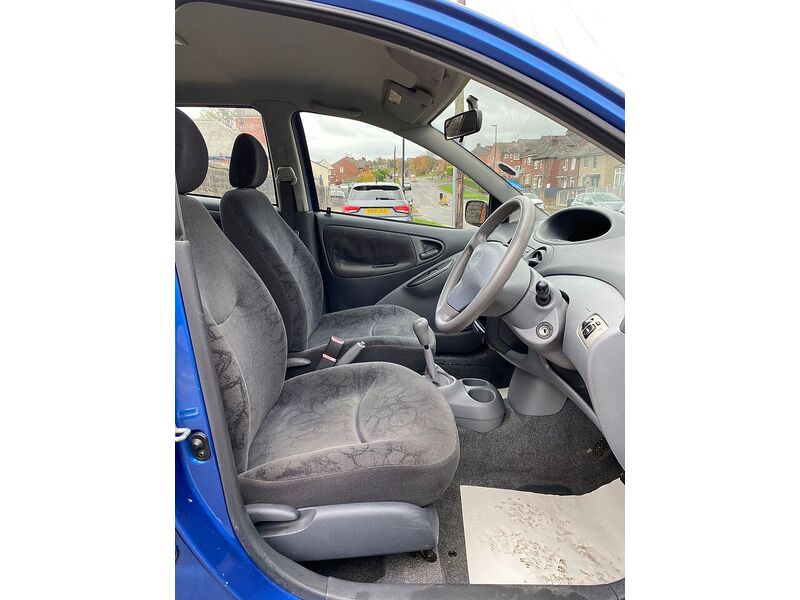 Used Toyota Yaris 2002 for sale - 76707327: Photo 25