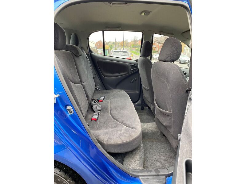 Used Toyota Yaris 2002 for sale - 76707327: Photo 28