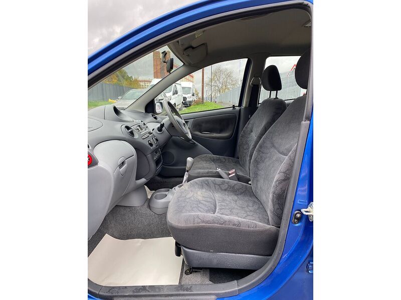 Used Toyota Yaris 2002 for sale - 76707327: Photo 31