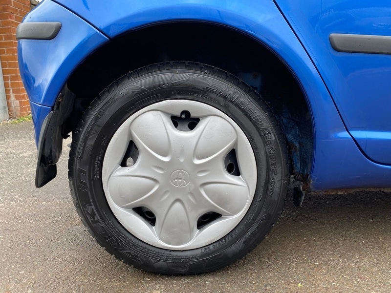 Used Toyota Yaris 2002 for sale - 76707327: Photo 38