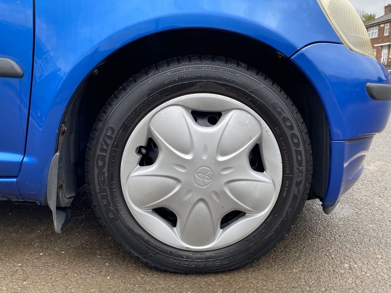 Used Toyota Yaris 2002 for sale - 76707327: Photo 39