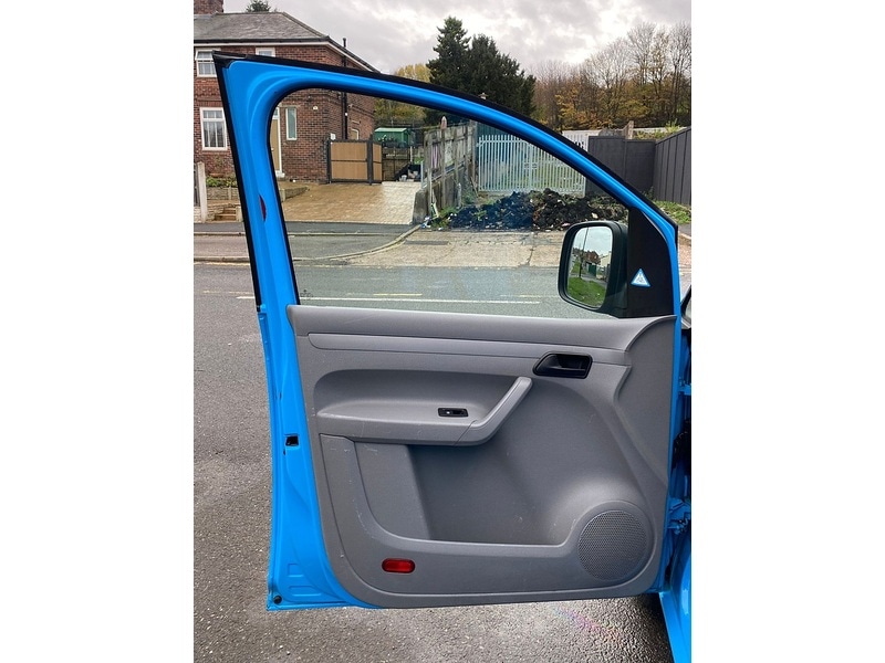 Used Volkswagen Caddy Maxi 2010 for sale - 76707324: Photo 23