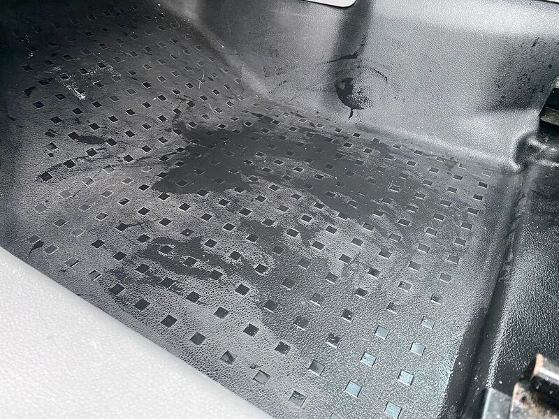 Used Volkswagen Caddy Maxi 2010 for sale - 76707324: Photo 27