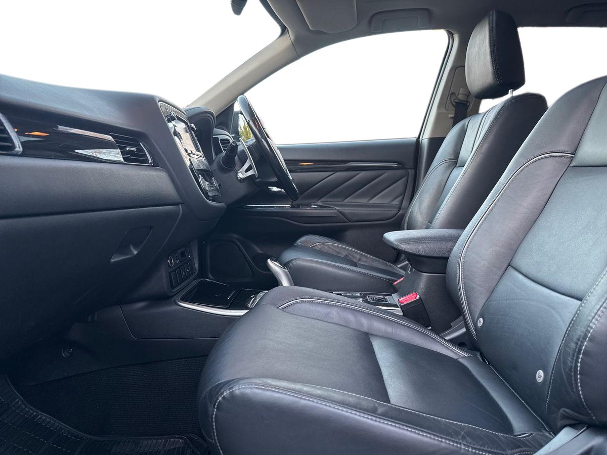 Used Mitsubishi Outlander 2017 for sale - 77010220: Photo 10