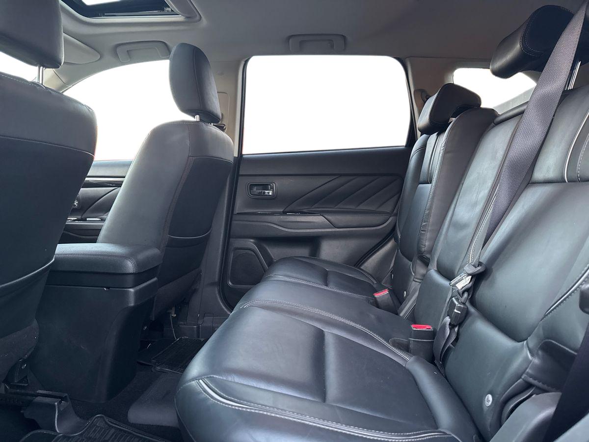 Used Mitsubishi Outlander 2017 for sale - 77010220: Photo 11